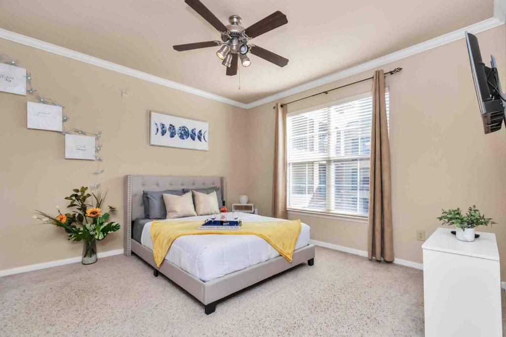 Modern Condo Near Texas Medical Center W Free Parking Houston Esterno foto