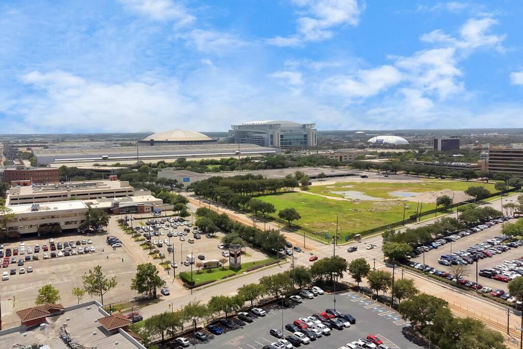 Modern Condo Near Texas Medical Center W Free Parking Houston Esterno foto