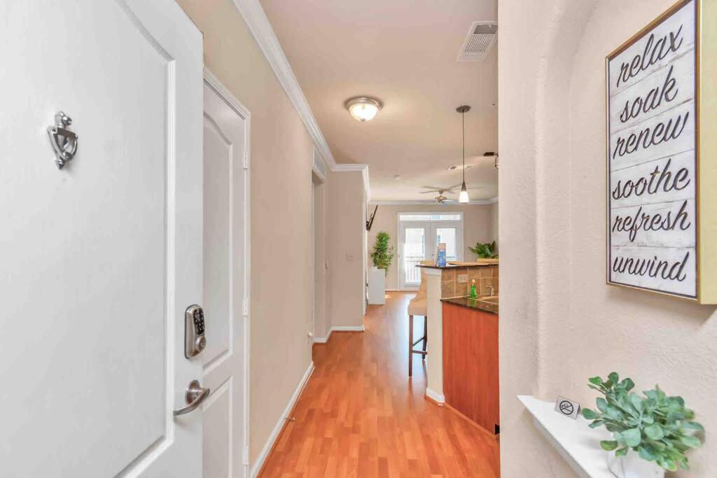 Modern Condo Near Texas Medical Center W Free Parking Houston Esterno foto