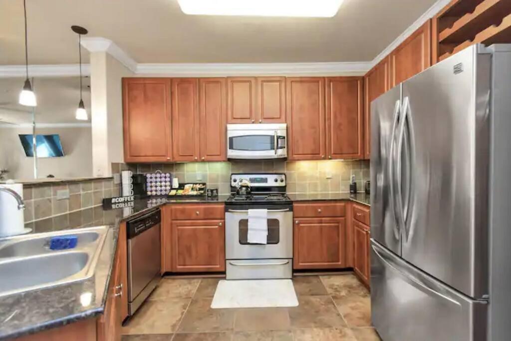 Modern Condo Near Texas Medical Center W Free Parking Houston Esterno foto
